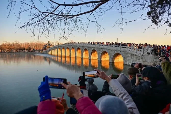 China-Beijing-Tourist-Sunset-Palace-17-Arch-Bridge-Illuminated-Xinhua