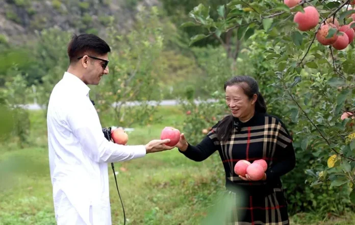 village-Pakistani student-Fruit-Xinhua
